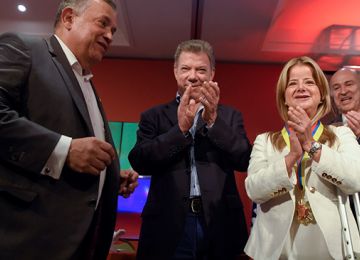 Ministra Elsa Noguera recibe maxima condecoracion al Merito Notarial