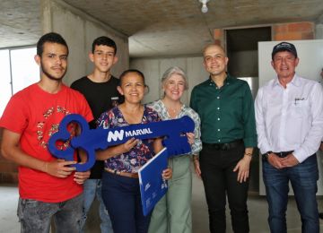 Las organizaciones comunitarias son fundamentales para apalancar la economía popular. Foto: prensa (MVCT)