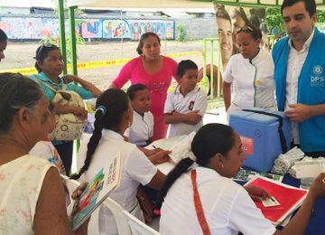 En feria de servicios beneficiarios de viviendas gratis en Monteria le apostaron a la paz
