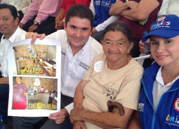 El Presidente Santos y el Ministro de Vivienda entregaron mejoramientos de vivienda a familias humildes de Bucaramanga