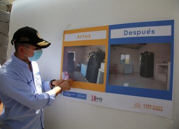 ‍El ministro Jonathan Malagón, quien acompañó a las familias beneficiarias, recordó que con la intervención de las viviendas también se generan cerca de 450 empleos directos e indirectos. Foto: Sharon Durán (MVCT)