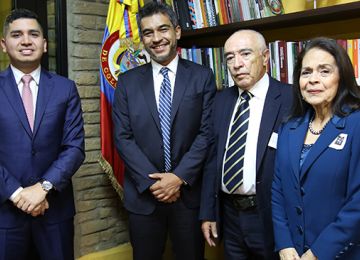 El ministro de Vivienda Jonathan Malagon posesiona a Diego Polania como nuevo Comisionado para la CRA