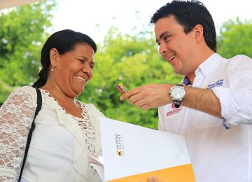 En menos de ocho dias Minvivienda entrego 244 casas gratis de la II fase