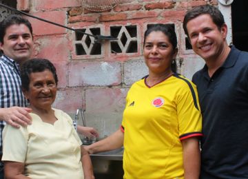 3 mil familias barranquilleras tienen agua en sus casas, Gobierno cumplió su compromiso