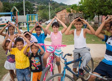 3.500 habitantes de Florencia cuentan desde hoy con duchas, lavamanos, lavaderos y sanitarios, gracias al programa “Conéctate con el Agua” del Ministerio de Vivienda
