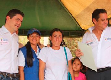 Con la entrega de 566 casas gratis Minvivienda le cumple con honestidad a Narino