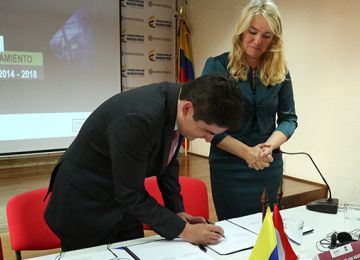 Minvivienda y Países Bajos firman memorando de entendimiento para fortalecer los sectores de agua y saneamiento básico