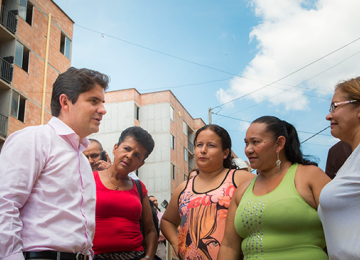 Cerca de 2.400 familias vulnerables de Bello, Antioquia, tendrán casa propia