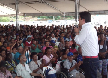 En recorrido por el Valle y Quindío Minvivienda sorteó más casas gratis y lanzó programas Vipa