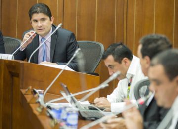 Gobierno cumplirá a cabalidad con la meta de construir 100 mil viviendas gratis