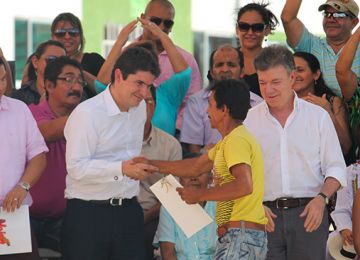 Más viviendas y más alcantarillados entregó el gobierno nacional en Neiva, Huila