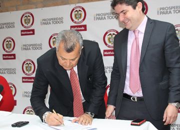 Ministerio de Vivienda y el IGAC firman contrato para legalizar 25 mil predios en barrios piratas