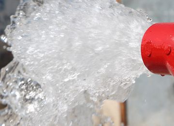 Ministro de Vivienda insta a que intereses particulares no primen sobre los generales y así poder llevar agua potable a los sincelejanos
