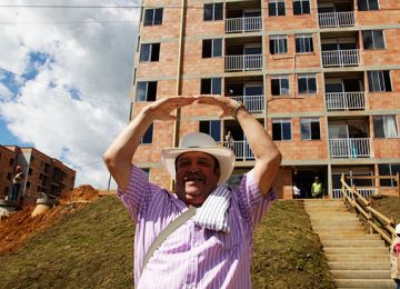 Ministro de Vivienda, Luis Felipe Henao Cardona, lidera mañana miércoles en Bogotá una mesa social de vivienda gratis y visitará un proyecto de vivienda en Bello, Antioquia