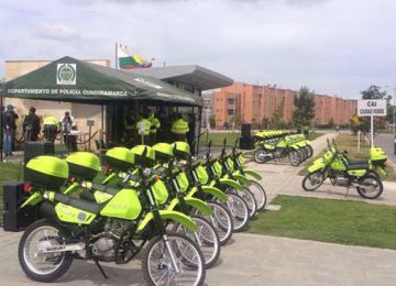 Minvivienda entregó 14 motos policiales para el Macroproyecto Ciudad Verde en Soacha