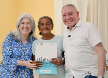 El esfuerzo de este gobierno debe ir hacia las comunidades que nunca han tenido nada. Por eso, nuestra meta de titulación es de 400.000 en todo el país. Foto: Sharon Durán (archivo MVCT).