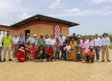 FOTOGRAFIA viceministra de Vivienda Aydeé Marsiglia Bello EN ENTREGA DE VIVIENDAS RURALES EN EL PROYECTO Miiroku 
