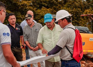 FOTOGRAFIA VISITA A CONSTRUCCION PTAR VILLA CAROLA