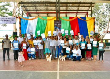 FOTOGRAFIA COMUNICADO TITULACION EN PUERTO NARIÑO AMAZONAS 01