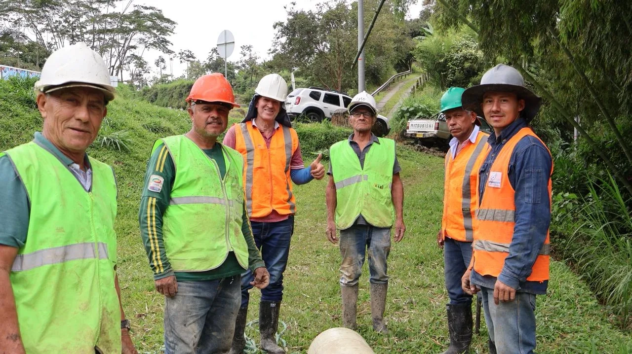 FOTOGRAFÍA PERSONAL DE OBRA DE REHABILITACIÓN DE LAS ADUCCIONES CAMPOALEGRE Y LOS CUERVOS.