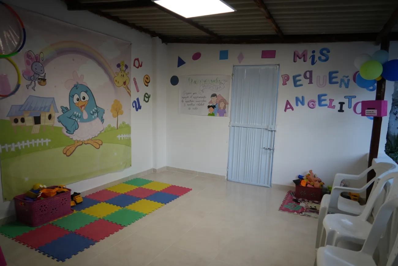 FOTOGRAFÍA DECRETO VIVIENDA USADA PARA GRUPOS VULNERABLES