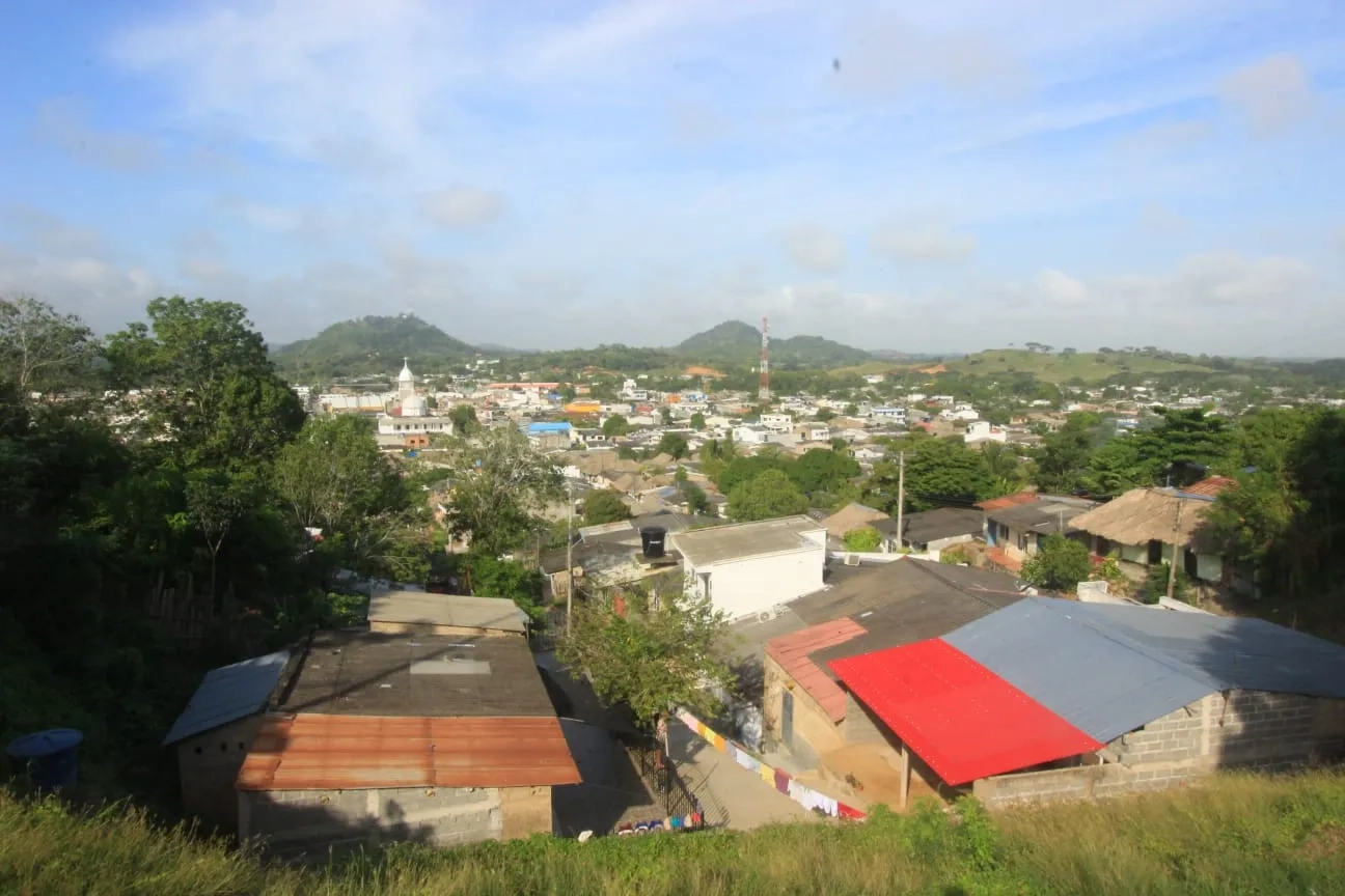 FOTOGRAFIA SOCIALIZA IÓN INVERSIÓN CIENAGA DE ORO 03