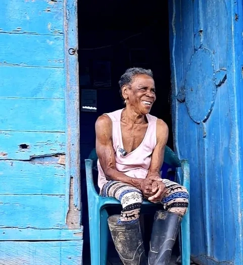 FOTOGRAFIA ENTREGA DE SUBSIDIO PARA MEJORAMIENTOS DE VIVIENDA EN TADO CHOCO 02