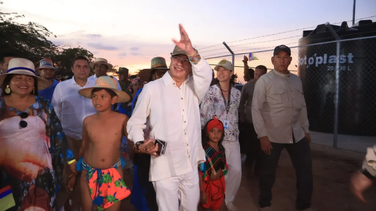 FOTOGRAFIA ENTREGA PLANTA DESALINIZADORA URIBIA, LA GUAJIRA 02