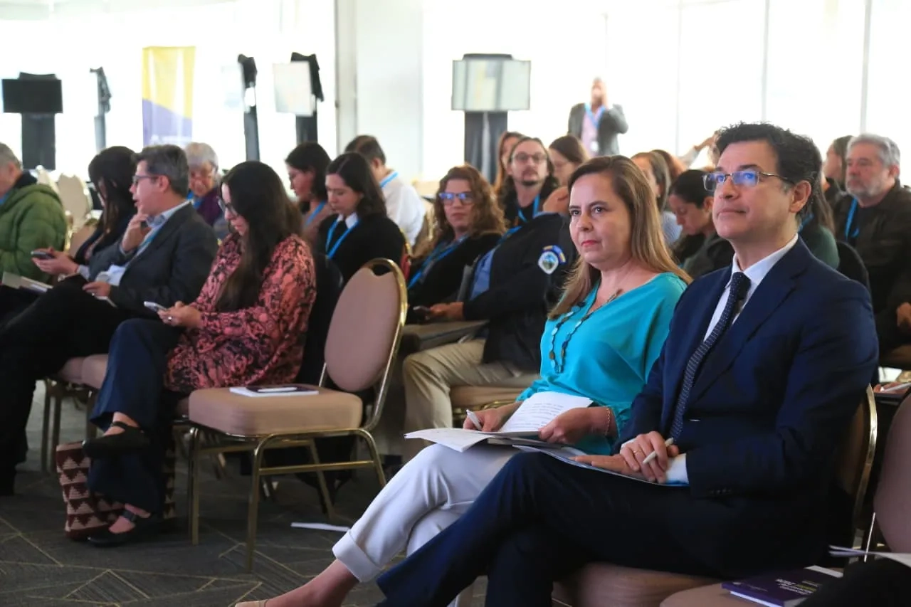 FOTOGRAFÍA LANZAMIENTO RED DE CONOCIMIENTO DEL HÁBITAT POR MINVIVIENDA Y ONU-HÁBITAT 02