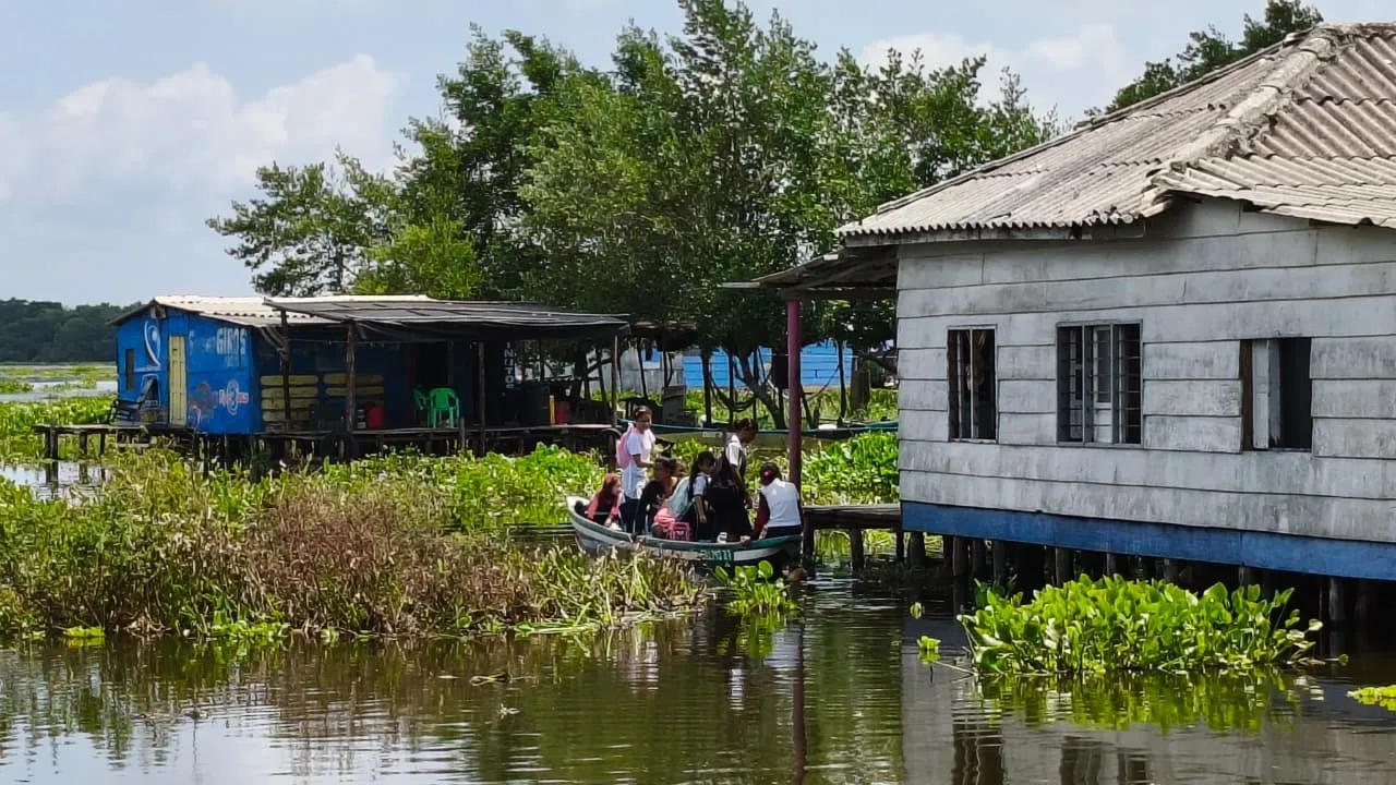 FOTOGRAFIA COMNICADO TRAS LA PERLA Y CAF ARTICULAN PARA LLEVAR VIVIENDA Y AGUA A COMUNIDAD PALAFITICA DE BUENA VISTA 03