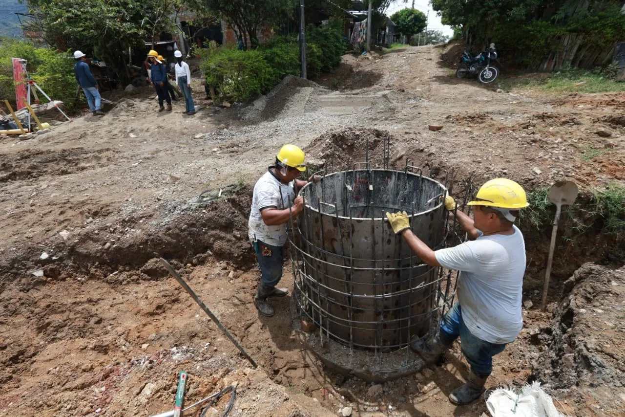 MINVNVIENDA HACE SEGUIMIENTO A OBRAS DE ALCANTARILLANDO EN LA PLATA, HUILA 03