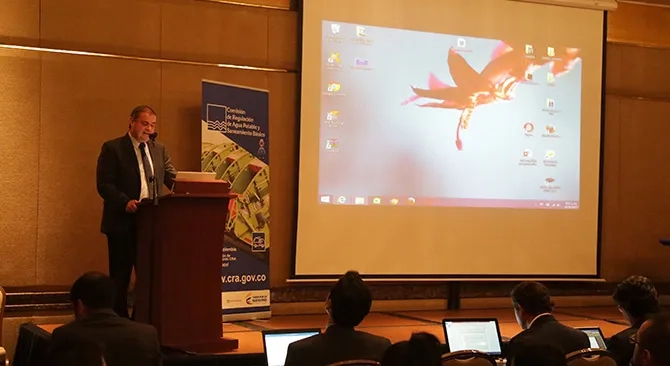 Minvivienda y CRA lideran discusion sobre servicios publicos en ciudades inteligentes