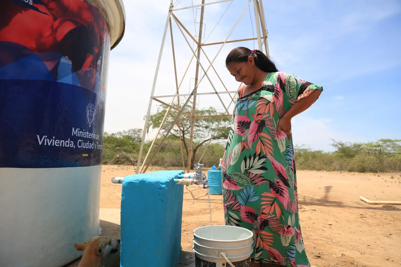 FOTOGRAFIA 86 COMUNIDADES WAYUU ACCEDEN A AGUA POTABLE 01
