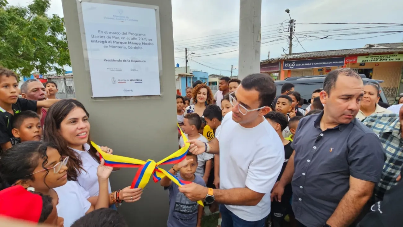 FOTOGRAFÍA ENTREGA MEJORAMIENTO BARRIOS EN MONTERIA 01