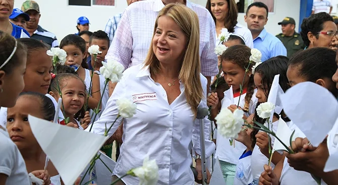 Minvivienda le apuesta a la paz con nuevos parques en viviendas gratis de Cartagena