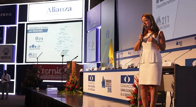 Doblemos esfuerzos este es el mejor momento para construir vivienda Ministra Noguera