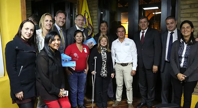 Minvivienda y Holanda entregan software para productividad de recicladores