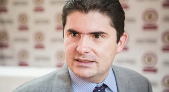 Minvivienda pide celeridad con ley de vivienda segura tras terremoto en Ecuador