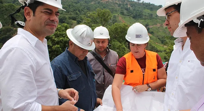 Minvivienda visita obras de reconstruccion en Salgar Antioquia