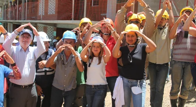 Crecer tres veces mas que la economia en 2016 nos deja muy satisfechos Minvivienda