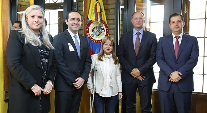 Celebramos confianza de Holcim con la construccion de su nueva planta en Buga Minvivienda