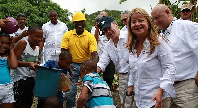 Gobierno lleva servicio de agua potable a toda la isla de Providencia por primera vez