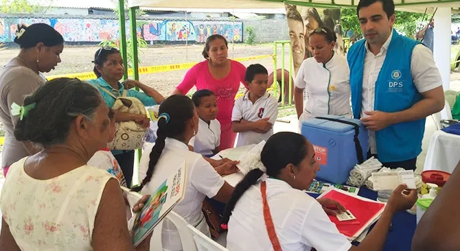 En feria de servicios beneficiarios de viviendas gratis en Monteria le apostaron a la paz