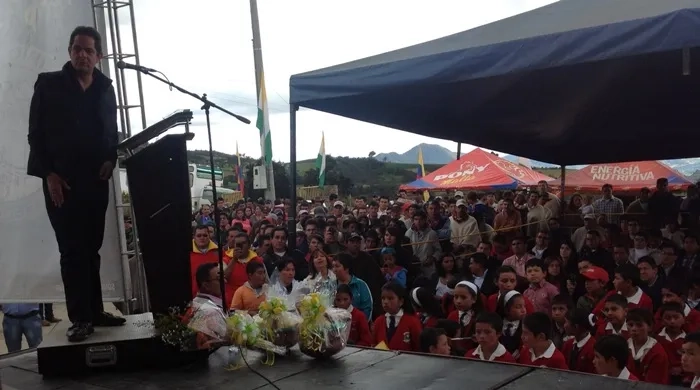 Vargas Lleras inauguró obras de acueducto y alcantarillado en zonas rurales de Boyacá