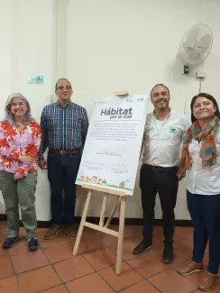 La ministra dialogó con las comunidades y señaló que no todas son iguales. "Los gobiernos tenemos la obligación de pensar en las familias y no ofrecerles cualquier cosa, sino adaptarnos a sus necesidades", anotó. Fotos: Dania Asprilla (MVCT). 