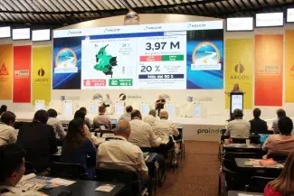 En el congreso de la Cámara Colombiana de la Infraestructura, en Cartagena, la ministra Catalina Velasco recordó que en el sector rural 12 millones de personas tienen una prestación del servicio de agua inadecuada y 3,2 millones no acceden a este. Fotos: Dania Asprilla (MVCT).