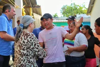 La ministra también lideró un Diálogo Comunitario en el teatro Santa Marta, en el cual participaron 264 líderes y representantes de la población. Fotos: Sharon Durán (MVCT).