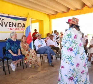 La ministra de Vivienda, anunció el inicio de un trabajo conjunto para implementar Cambia Mi Casa en esta comunidad.