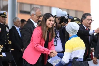 FOTOGRAFÍA VICEMINISTRA DE VIVIENDA Y PRESIDENTE PETRO 