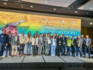FOTOGRAFÍA FIRMA DE Pacto por la democratización del crédito solidario